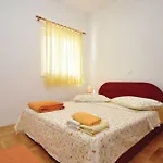 Orange *