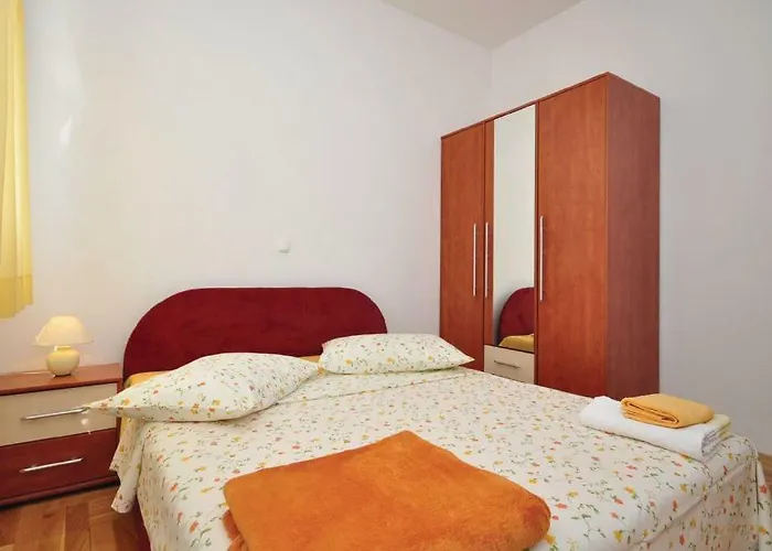 Orange Appartement Makarska