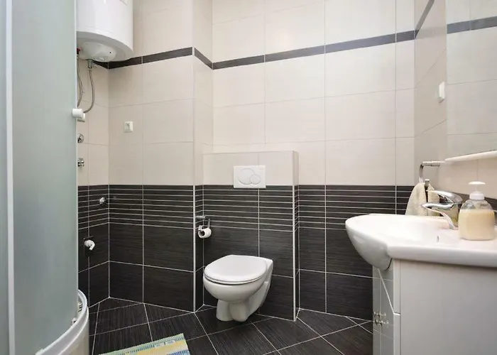 Orange Appartement Makarska